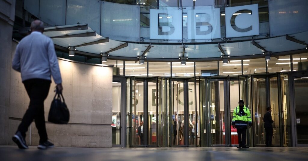 ‘We have to fight’: BBC’s outgoing boss rallies employees amid Trump’s threats | Media News | USAEMALL.com