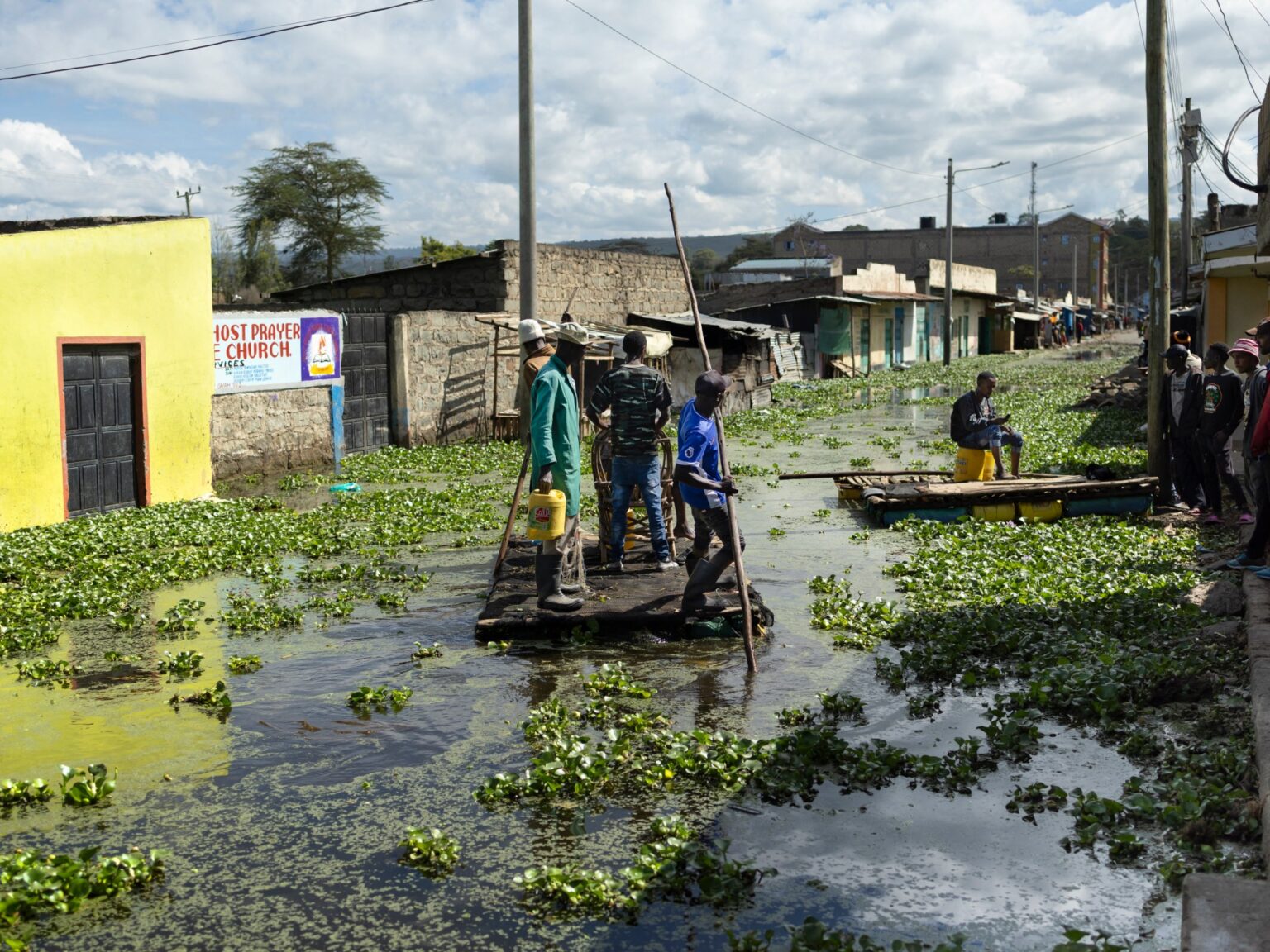 Kenyan lake flood displaces hundreds, ruins properties and colleges | Floods News | USAEMALL.com