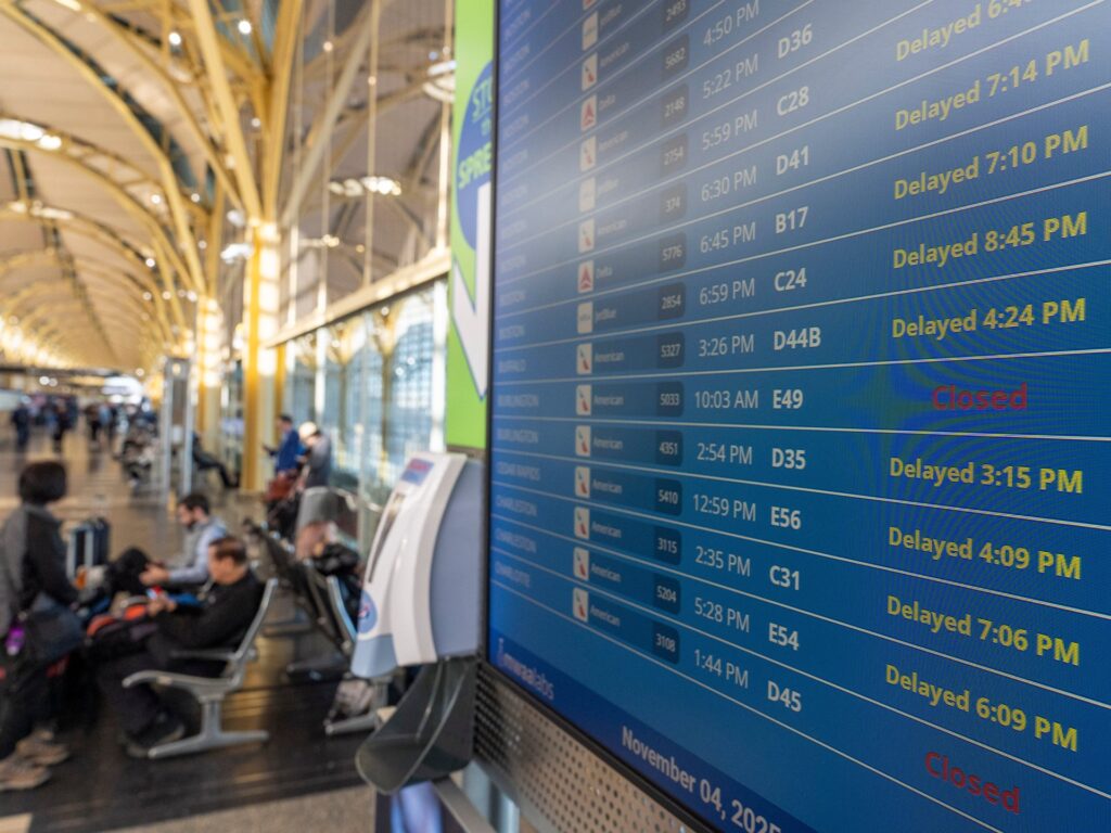 FAA to cut back flights by 10 p.c as US authorities shutdown drags on | Aviation News | USAEMALL.com