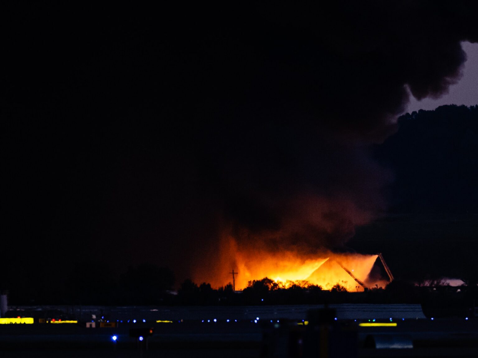 How the UPS cargo airplane crashed in Louisville, what we find out about victims | Aviation News | USAEMALL.com