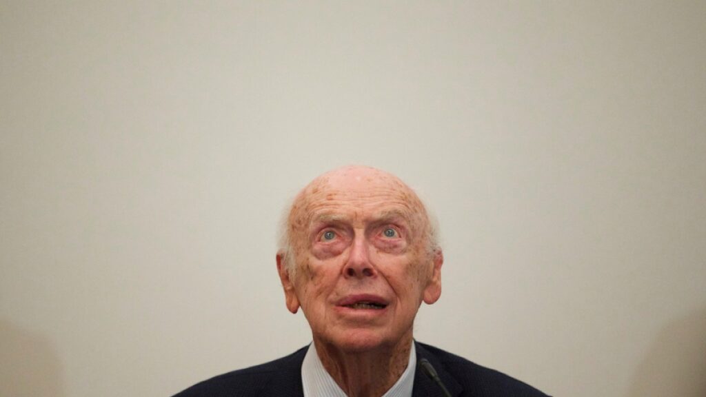 James Watson, who co-discovered DNA double helix, dies at 97 | Obituaries News | USAEMALL.com