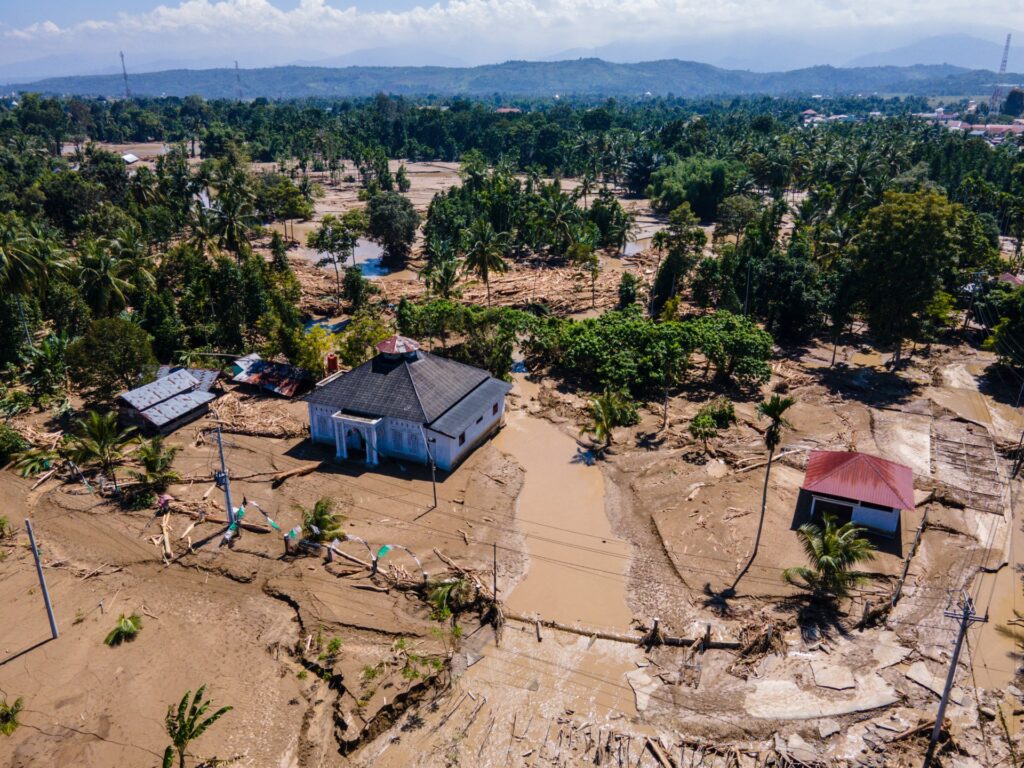 Indonesia floods demise toll rises to 442 as individuals hunt for meals and water | Floods News | USAEMALL.com