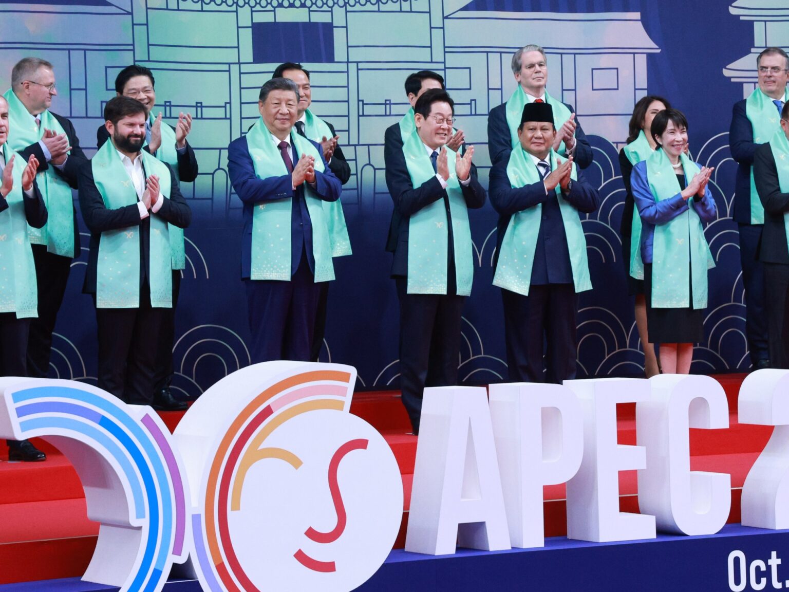 APEC leaders wrap up summit after Trump and Xi attain truce in commerce warfare | Business and Economy News | USAEMALL.com