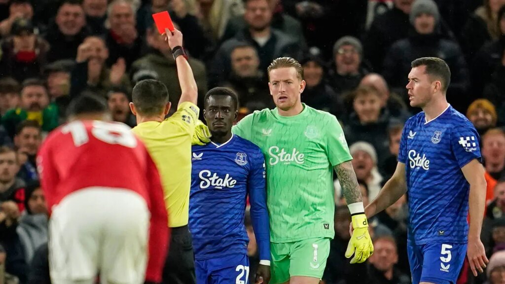 Everton participant despatched off for slapping teammate | USAEMALL.com