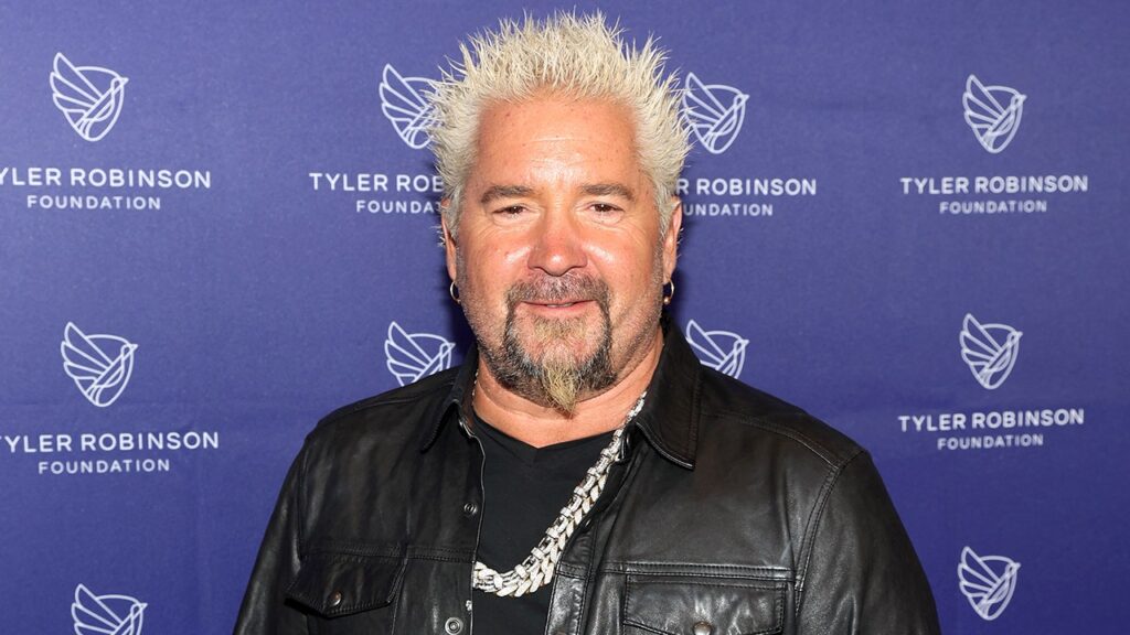 Guy Fieri rushed to emergency surgical procedure after tearing quad muscle badly | USAEMALL.com