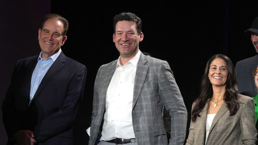 Tony Romo’s unusual noises throws off NFL followers | USAEMALL.com