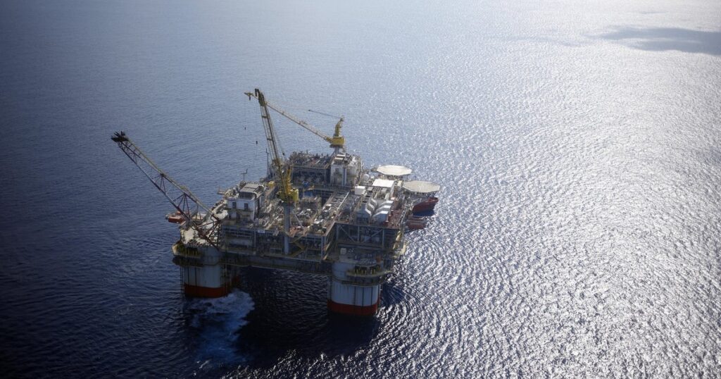 Trump administration broadcasts plan for brand spanking new oil drilling off the coasts of California and Florida | USAEMALL.com