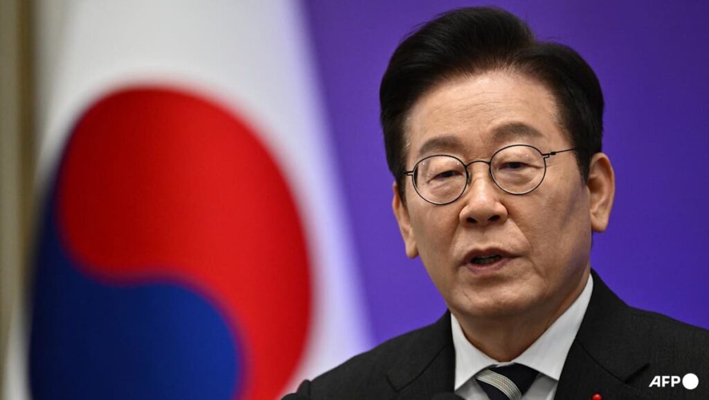 South Korea should not take sides in China, Japan spat: President | USAEMALL.com