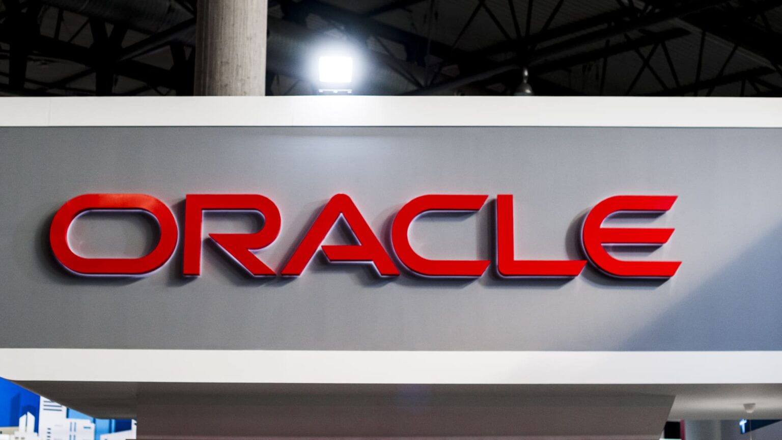 Oracle inventory dips on report Blue Owl will not again $10B information middle | USAEMALL.com