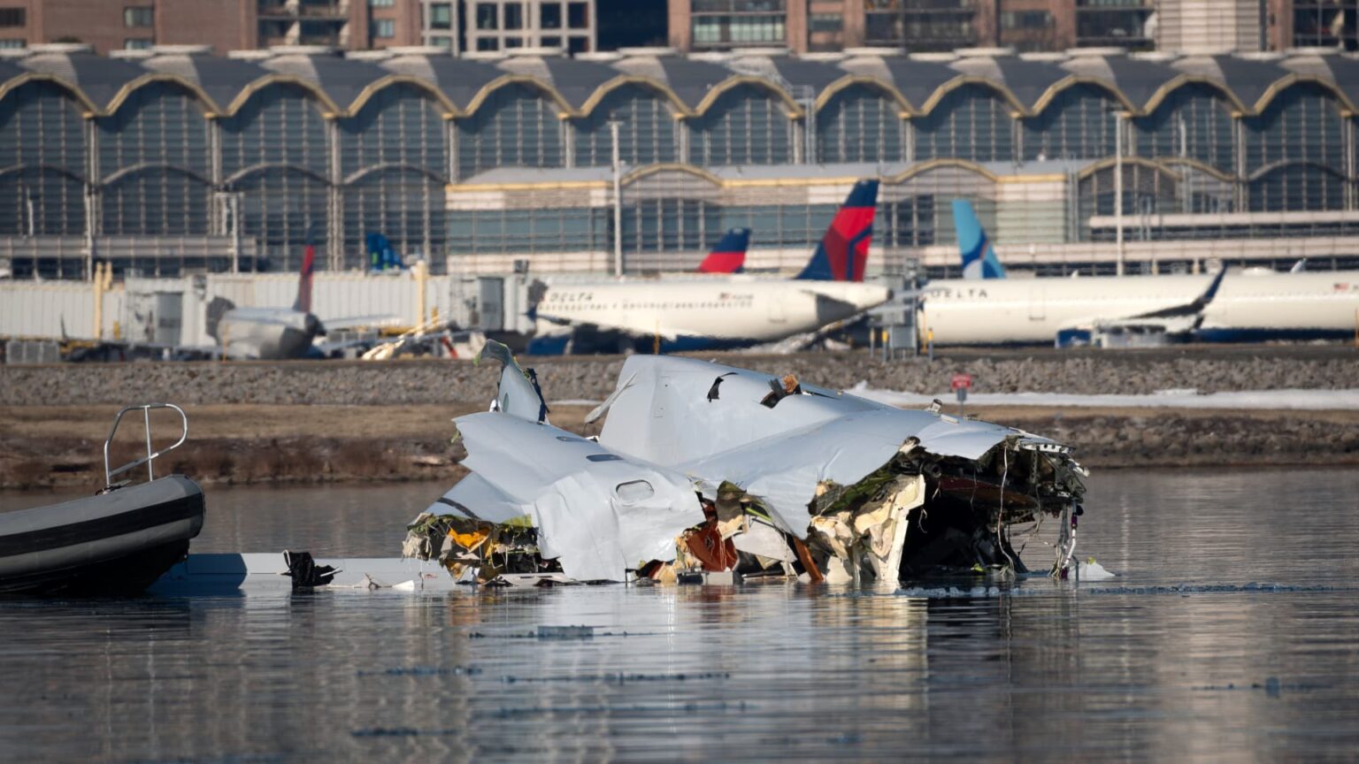 U.S. admits legal responsibility in Army helicopter collision with American Airlines jet that killed 67 individuals | USAEMALL.com