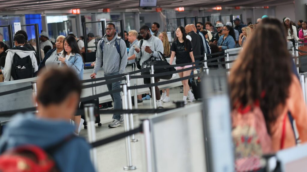 U.S. to examine vacationers social media historical past from previous 5 years | USAEMALL.com