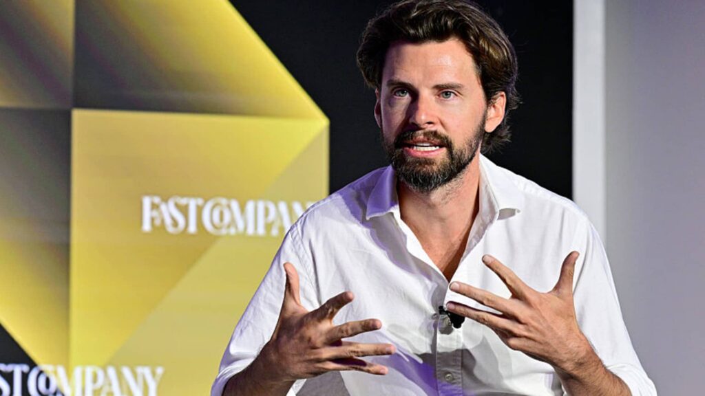 Hinge founder leaves CEO position to launch AI-powered courting startup | USAEMALL.com