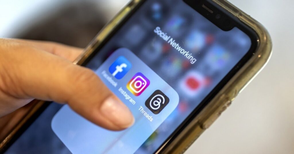 Meta begins blocking teenagers in Australia underneath social media ban | Social Media News | USAEMALL.com