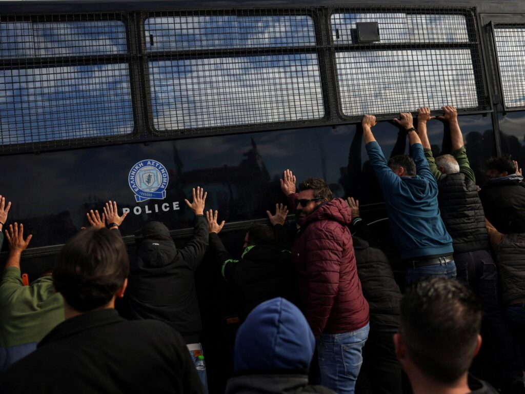 Greek farmers conflict with police amid protests over delayed EU subsidies | Protests News | USAEMALL.com
