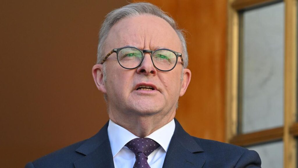 Anthony Albanese’s social media put up as below 16s kicked off platforms: Aussie children react to ban | USAEMALL.com