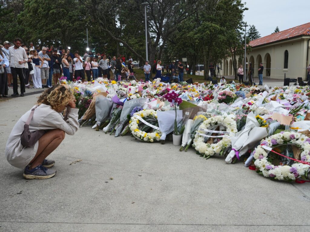 Australian police say Bondi Beach attackers impressed by ISIL | Crime News | USAEMALL.com