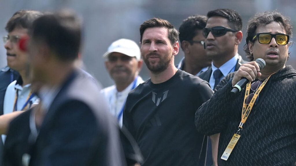 Messi’s tour of India begins with followers throwing bottles, stadium vandalised | Football News | USAEMALL.com