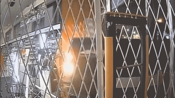 Alleged coordinated ATM theft caught on video as a number of suspects flee | USAEMALL.com