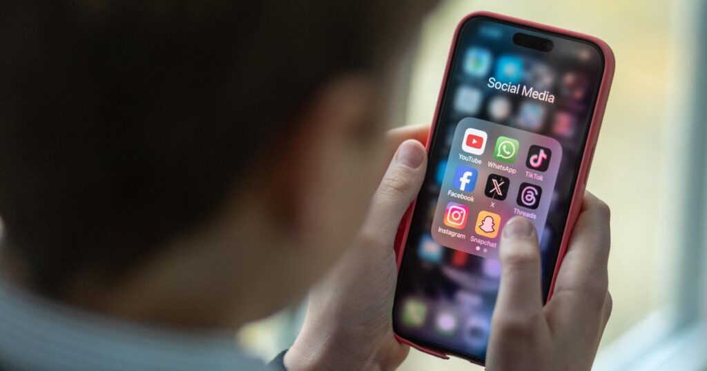 Australia’s new social media ban for youths began with a mother saying, “Do something!” | USAEMALL.com