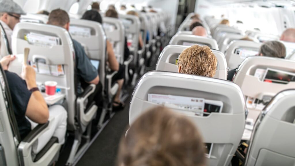 Best seat to keep away from getting sick on a airplane | USAEMALL.com