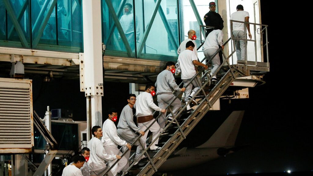 Trump’s Venezuela army escalation forces halt to deportation flights | USAEMALL.com