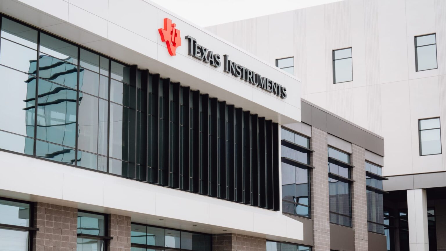 Stocks making the most important strikes after hours: TXN, STX, QRVO | USAEMALL.com