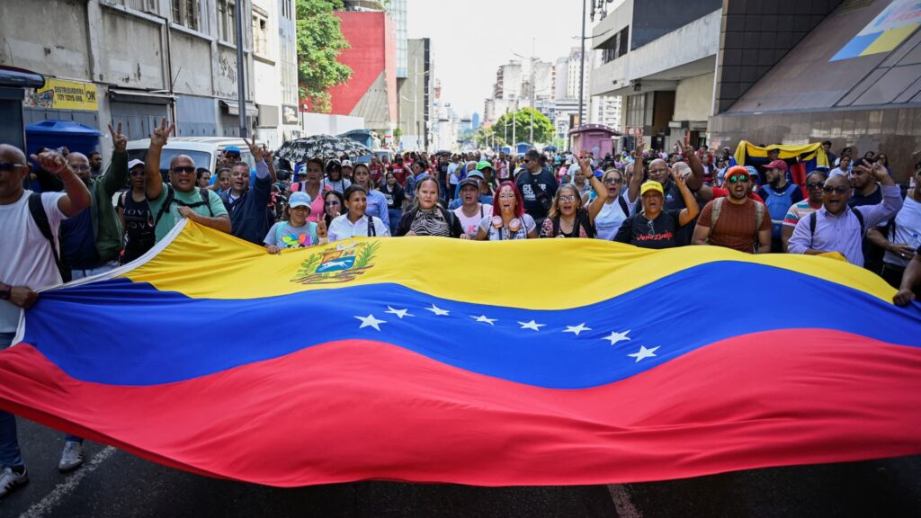 Venezuela bonds are the most popular commerce on Wall Street this week, however dangers stay | USAEMALL.com