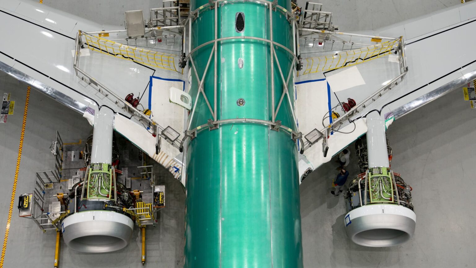 Boeing outsells Airbus in 2025 for first time since 2018 | USAEMALL.com