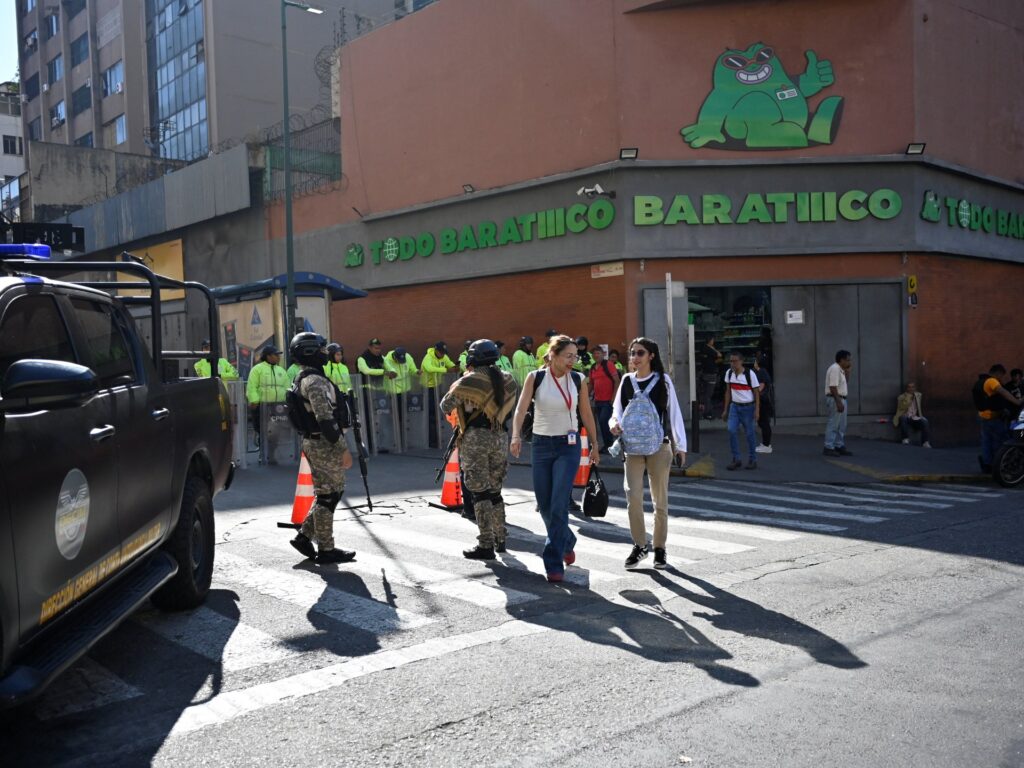 Price hikes, queues and stress: Venezuela customers uneasy after US bombing | US-Venezuela Tensions News | USAEMALL.com