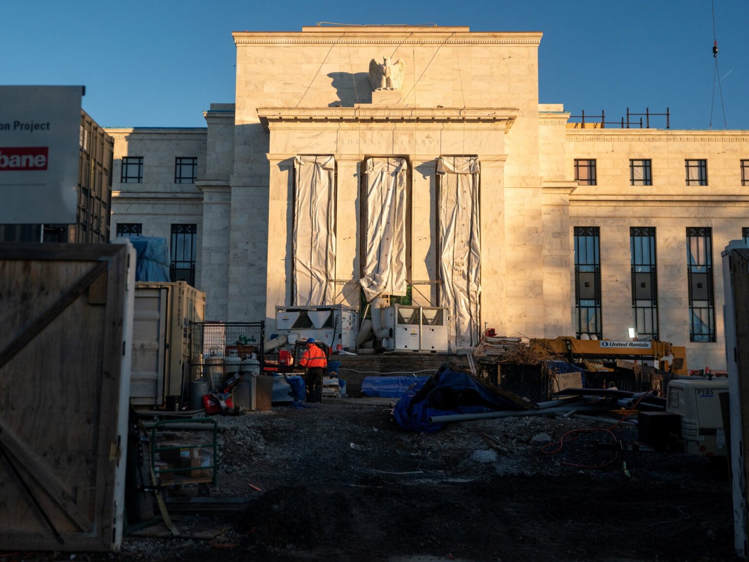 US Federal Reserve holds rates of interest regular regardless of political strain | Business and Economy News | USAEMALL.com