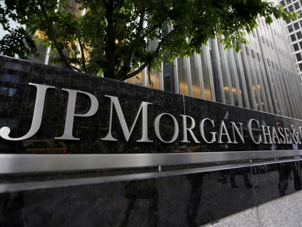 Trump’s JPMorgan Chase lawsuit revives debanking considerations in US | Banks News | USAEMALL.com