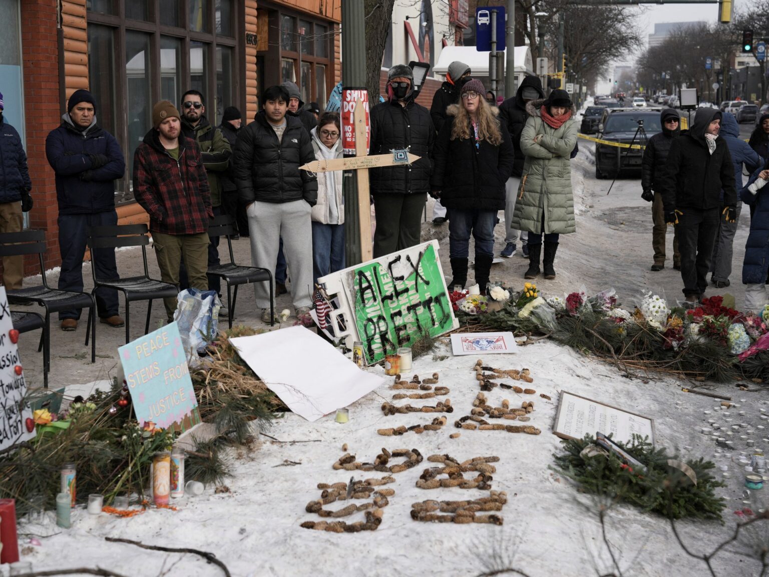 Minnesota governor desires federal immigration brokers out after Pretti killed | Protests News | USAEMALL.com