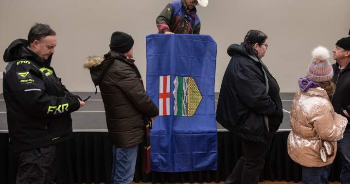 Hundreds line as much as endorse referendum on Alberta leaving Canada | USAEMALL.com
