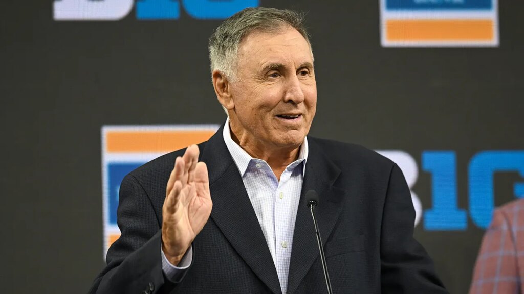 College soccer: Fans rip CBS for chopping off Gary Danielson throughout farewell | USAEMALL.com
