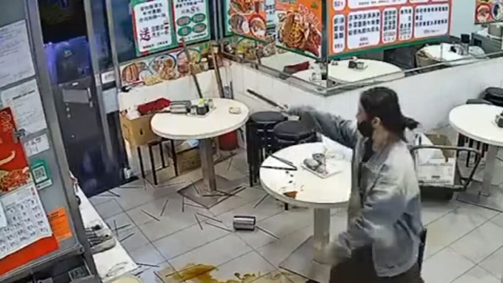 Woman, 32, arrested at Hong Kong eatery after failing to pay, turning violent to employees and police | USAEMALL.com