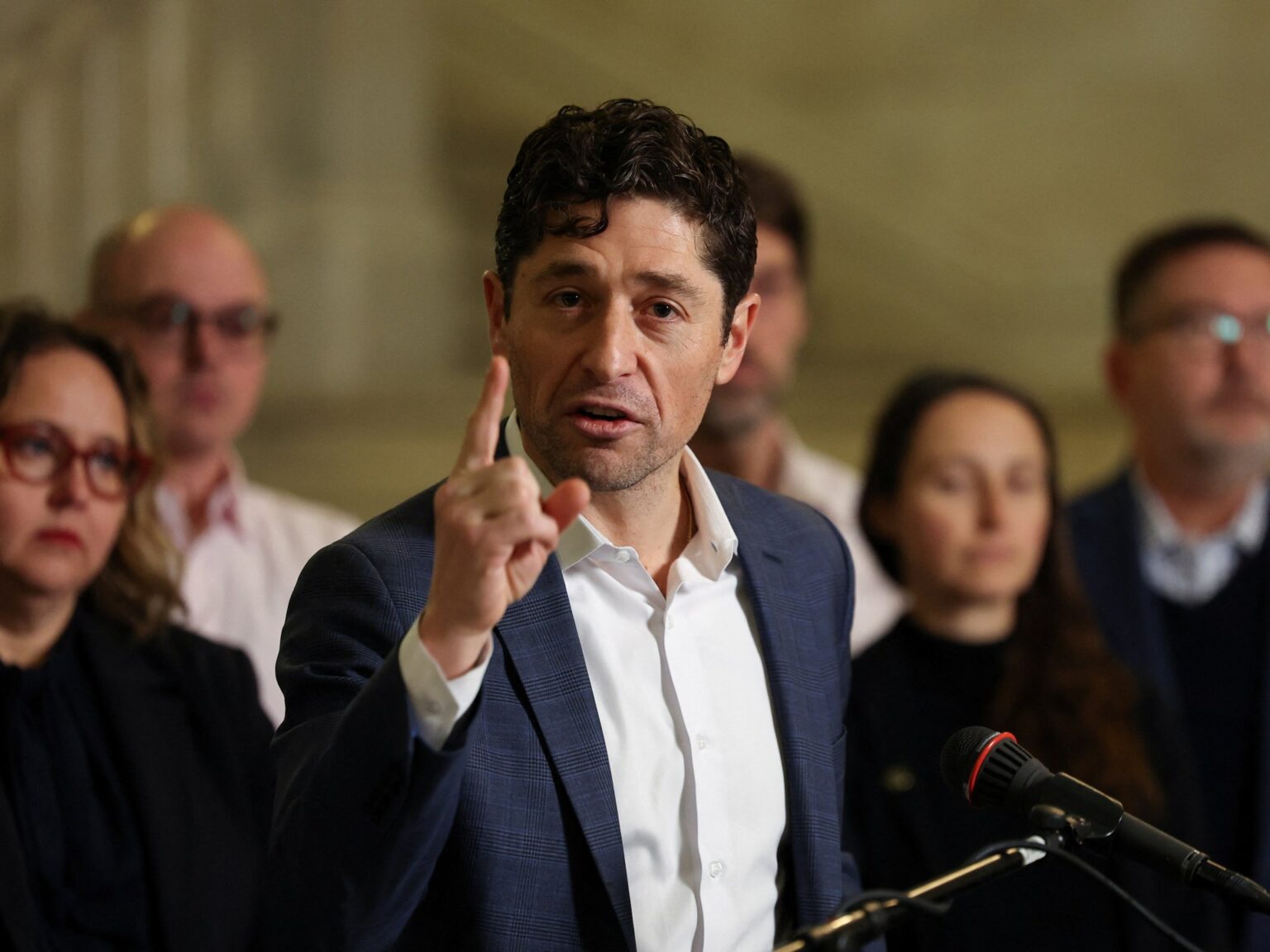 Minneapolis leaders urge transparency, unbiased probe after ICE killing | Donald Trump News | USAEMALL.com