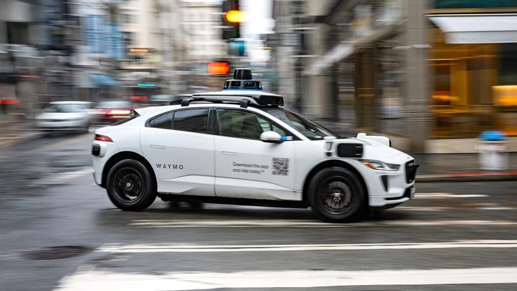 Child struck by autonomous Waymo in Santa Monica: police | USAEMALL.com