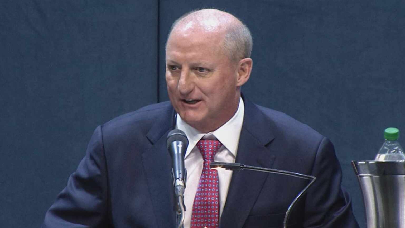 Berkshire CEO Greg Abel vows to maintain Buffett’s tradition of disciplined investing in first annual letter | USAEMALL.com