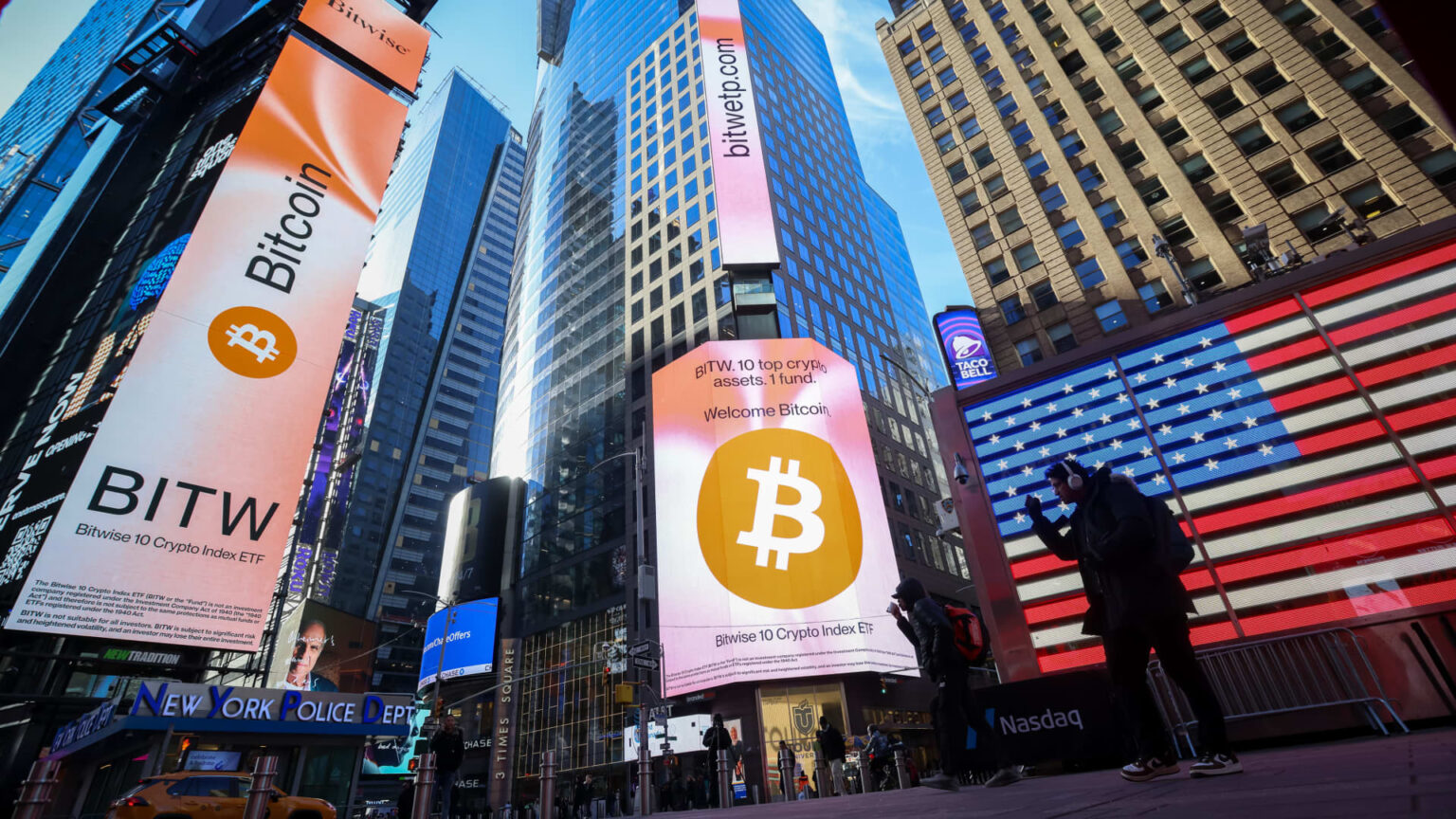 Bitcoin bleeds for second straight day, practically grazes $72,000 | USAEMALL.com