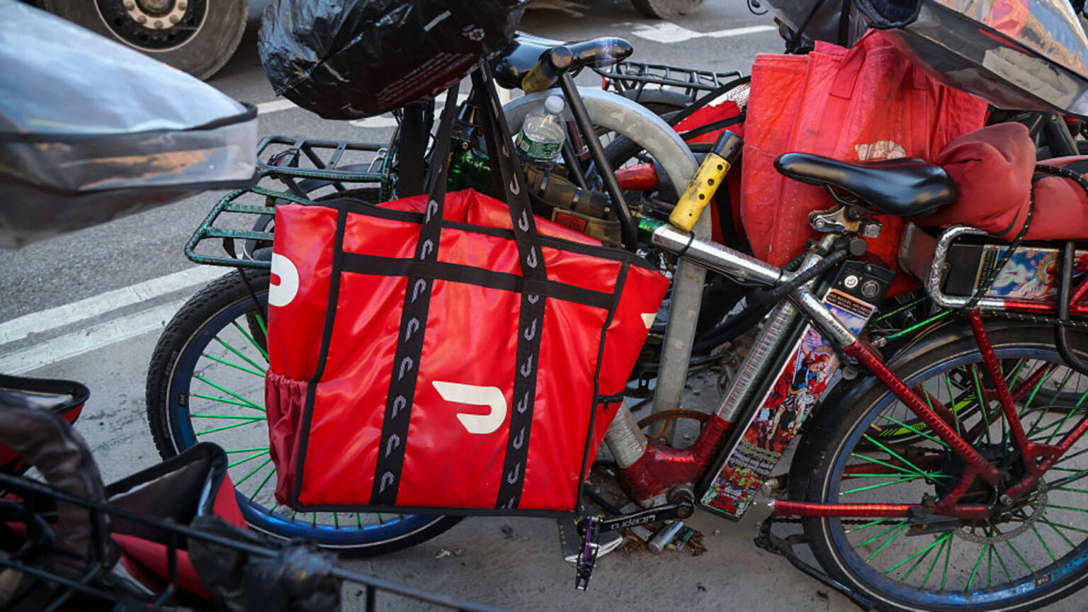 Stocks making the largest strikes after hours: CVNA, ETSY, DASH, BKNG | USAEMALL.com