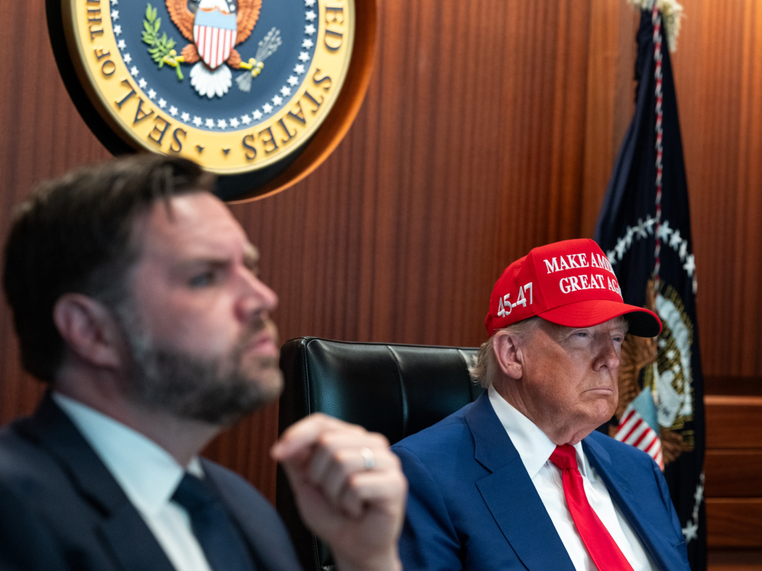 Trump, JD Vance vilify ‘lawless’ Supreme Court justices over tariff ruling | Trade War News | USAEMALL.com