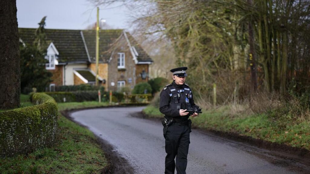 Andrew pressured to swap globetrotting for quiet life | USAEMALL.com