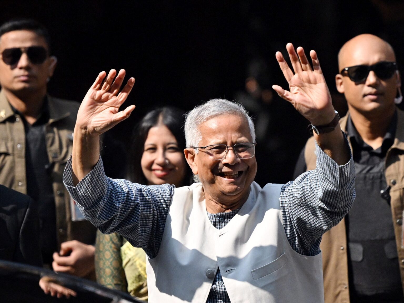 Bangladesh’s interim chief Yunus steps down as new gov’t set to take over | Sheikh Hasina News | USAEMALL.com