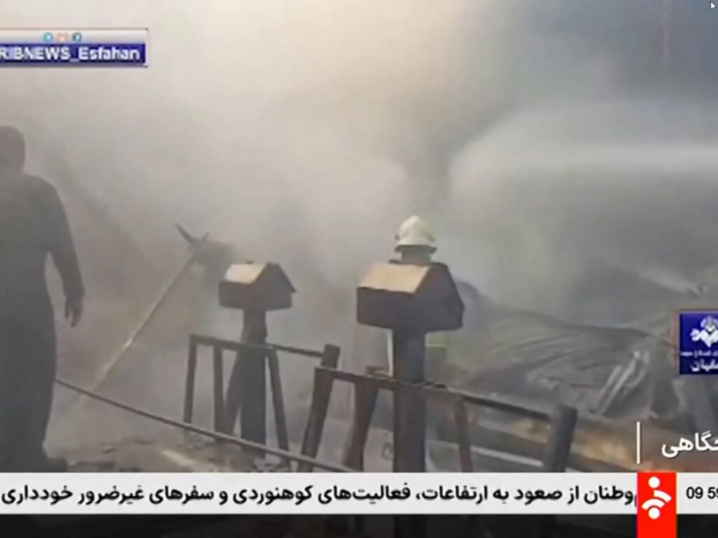 Army helicopter crashes into Iran market, killing 2 pilots and a couple of retailers | Military News | USAEMALL.com