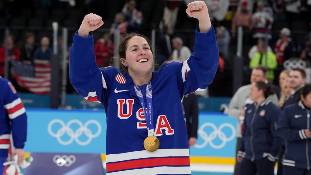 Olympic gold medalist Abbey Murphy defends males’s hockey crew amid criticism | USAEMALL.com