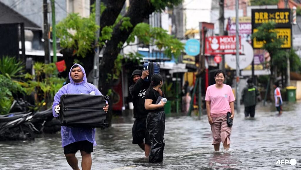 Bali flooding prompts vacationer evacuation: Official | USAEMALL.com