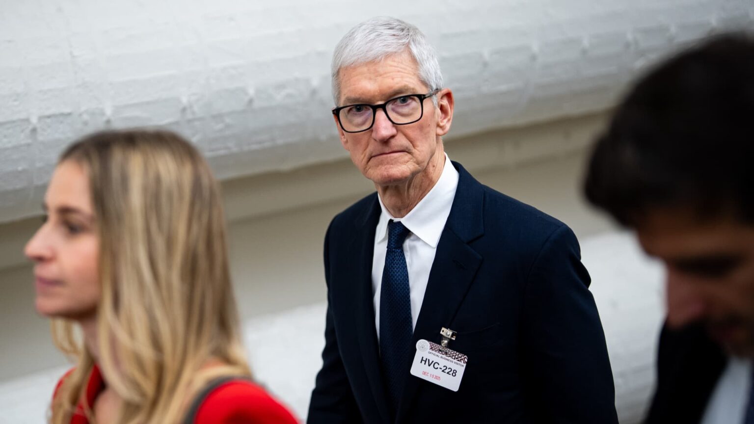 Apple expands U.S. manufacturing pledge, pulling in a 3rd portfolio title | USAEMALL.com