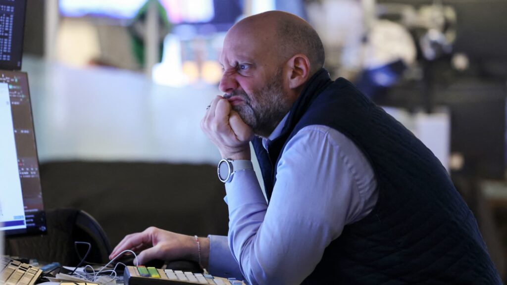 Small-cap Russell 2000 enters correction territory | USAEMALL.com