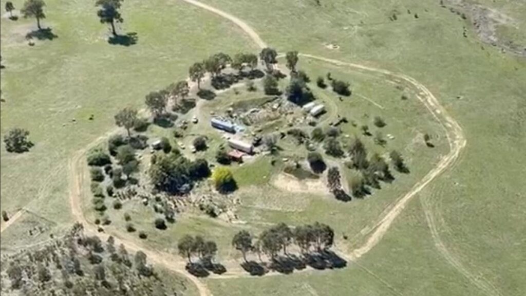 Where was Dezi Freeman shot? First footage of hideout the place Porepunkah cop killer refused to give up | USAEMALL.com