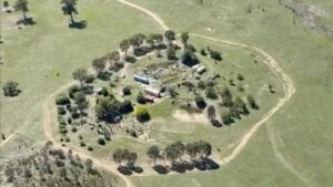 Where was Dezi Freeman shot? First footage of hideout the place Porepunkah cop killer refused to give up | USAEMALL.com